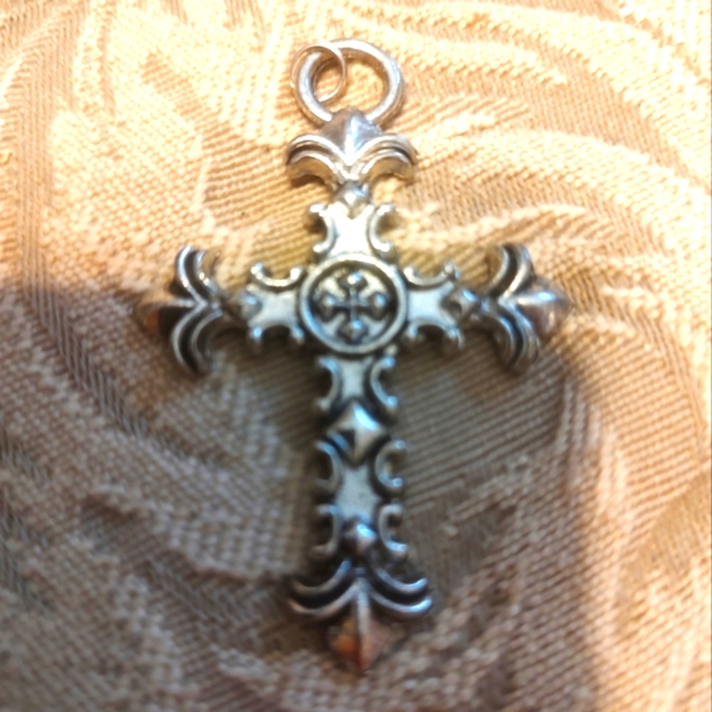 ▫️✝️▫️Beautiful Vintage Ornate Silver Metal Cross Pendant - Picture 5 of 9